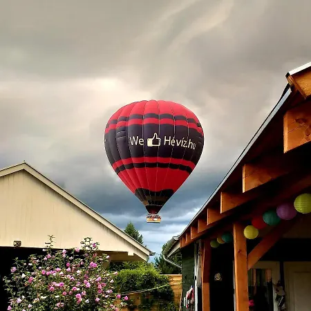 Rezi-dencia Gyógynövényfalu Camping Rezi