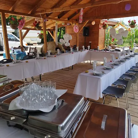Campsite Rezi-dencia Gyogynovenyfalu