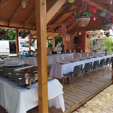Rezi-dencia Gyogynovenyfalu Campsite Rezi