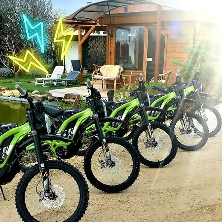 Rezi-dencia Gyógynövényfalu Camping Rezi