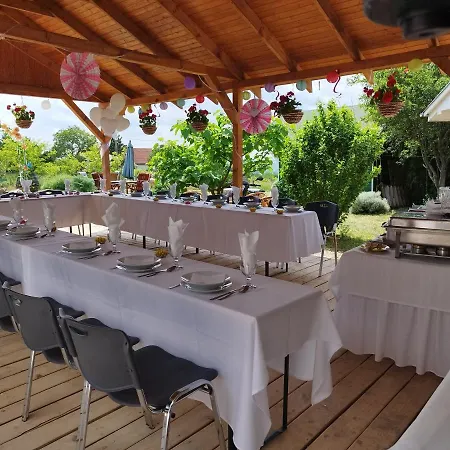 Кемпинг Rezi-dencia Gyogynovenyfalu Rezi