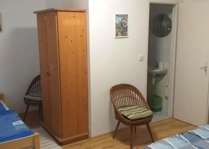 Rezi-dencia Gyogynovenyfalu אתר קמפינג *