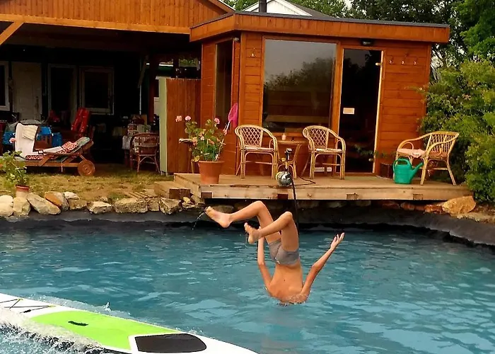 אתר קמפינג Rezi-dencia Gyogynovenyfalu