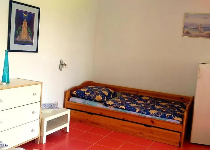 Rezi-dencia Gyogynovenyfalu 营地