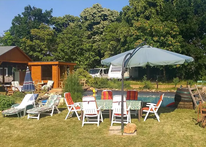 אתר קמפינג Rezi-dencia Gyogynovenyfalu Rezi