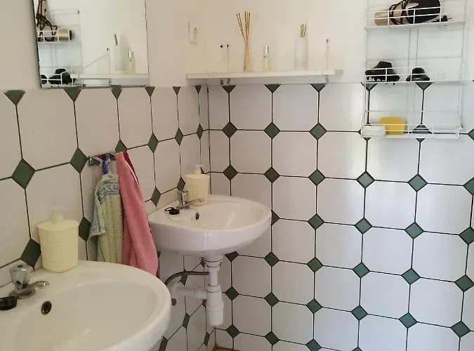 Rezi-dencia Gyogynovenyfalu אתר קמפינג Rezi