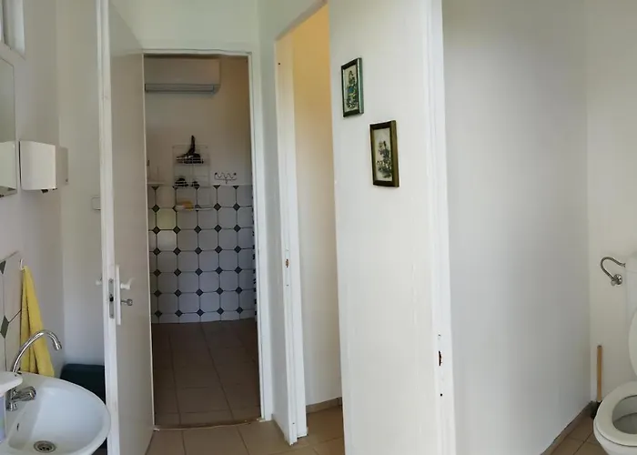 Rezi-dencia Gyogynovenyfalu * Rezi