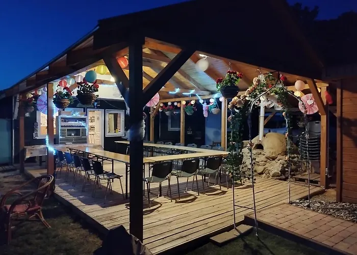 Rezi-dencia Gyogynovenyfalu 营地 Rezi