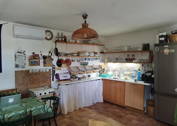 Rezi-dencia Gyogynovenyfalu 营地 *