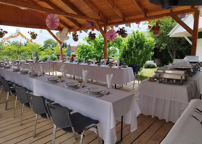 营地 Rezi-dencia Gyogynovenyfalu Rezi